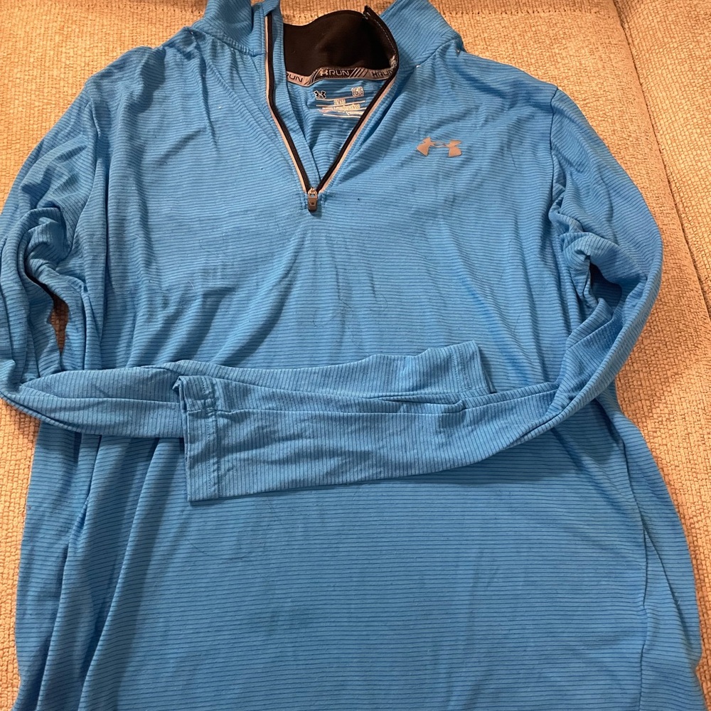 Men’s under armor large heat gear blue zip stripped pullover